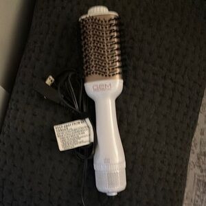 White and Bronze Hair Styling Brush